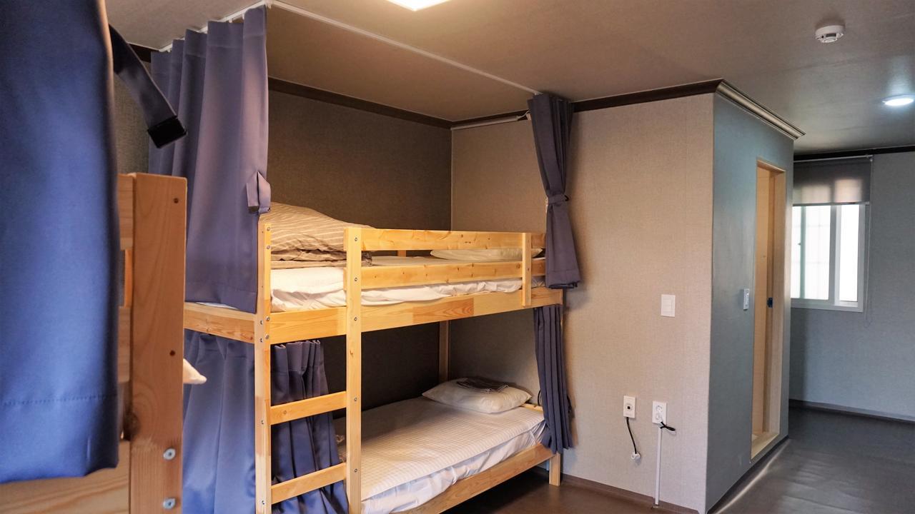 Blue Door Hostel Guesthouse Sokcho Exterior photo