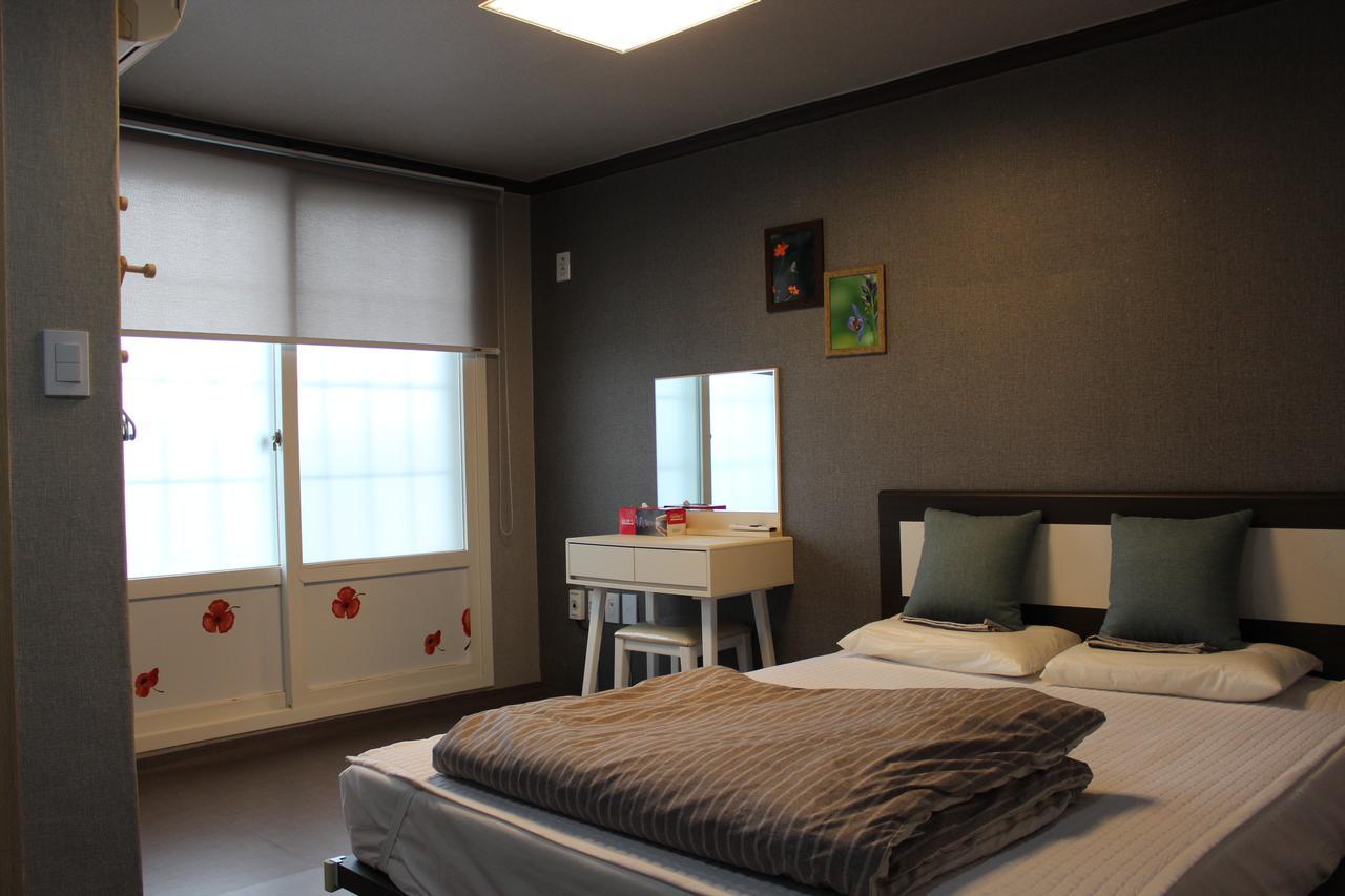 Blue Door Hostel Guesthouse Sokcho Exterior photo